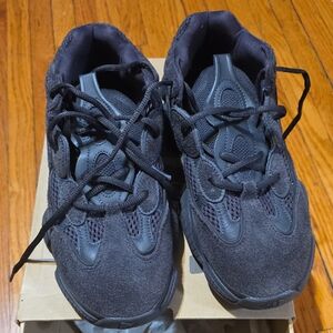 adidas Yeezy 500 in Classic Black